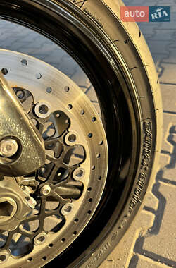 Спортбайк Suzuki GSX-R 750 2024 в 