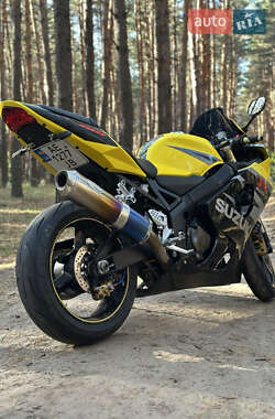 Спортбайк Suzuki GSX-R 750 2004 в 