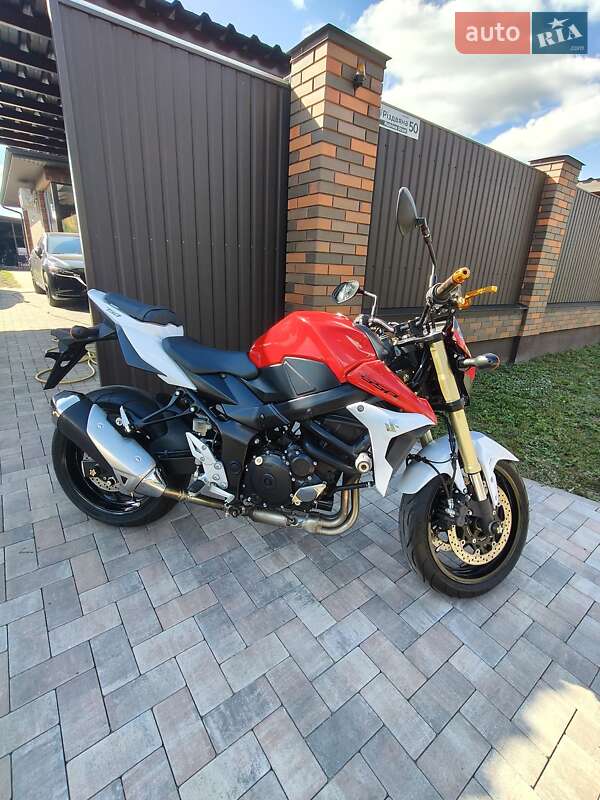 Мотоцикл Без обтекателей (Naked bike) Suzuki GSX-R 750 2017 в Белогородке фото 12 Мотоцикл Без обтекателей (Naked bike) Suzuki GSX-R 750 2017 в Белогородке