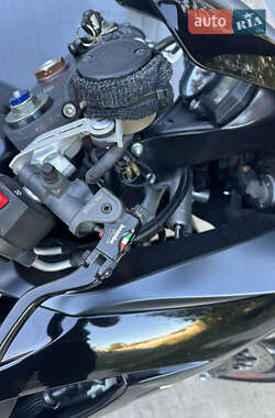 Спортбайк Suzuki GSX-R 750 2009 в 