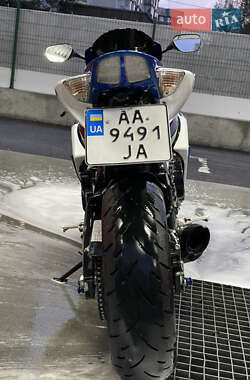 Спортбайк Suzuki GSX-R 750 2007 в 