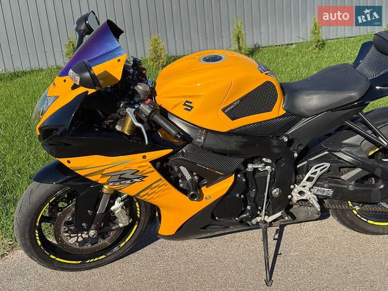 Спортбайк Suzuki GSX-R 750 2012 в Корсуне-Шевченковском