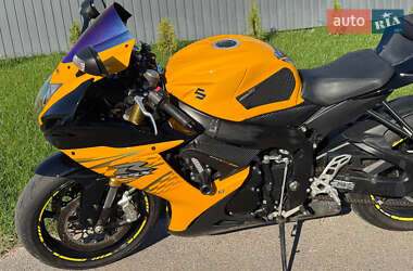 Спортбайк Suzuki GSX-R 750 2012 в 