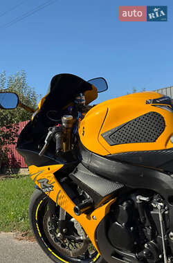 Спортбайк Suzuki GSX-R 750 2012 в 