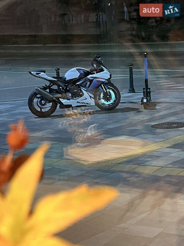 Спортбайк Suzuki GSX-R 750 2023 в Белой Церкви фото 4 Спортбайк Suzuki GSX-R 750 2023 в Белой Церкви