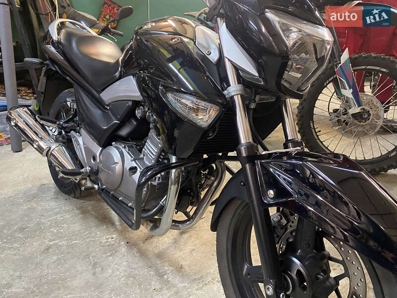 Мотоцикл Без обтікачів (Naked bike) Suzuki GW 250 2014 в Києві