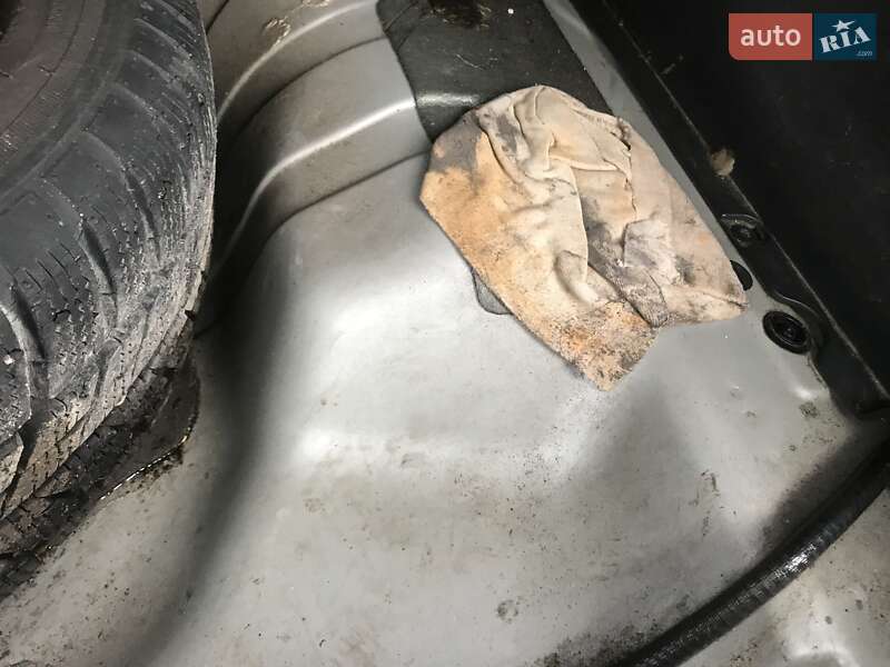 Хэтчбек Suzuki Ignis 2005 в Радехове