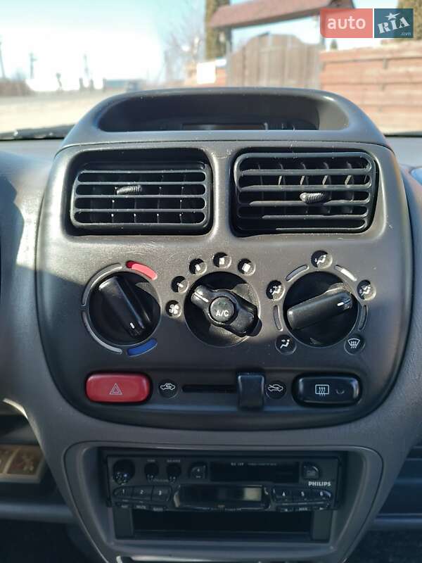 Хэтчбек Suzuki Ignis 2001 в Хотине