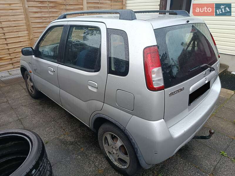 Suzuki Ignis 2003