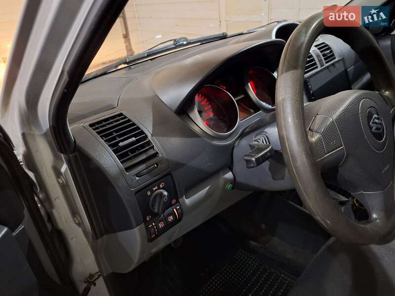 Универсал Suzuki Ignis 2007 в Черновцах фото 30 Универсал Suzuki Ignis 2007 в Черновцах