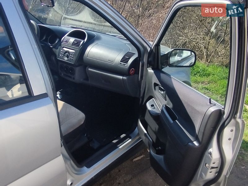 Хетчбек Suzuki Ignis 2004 в Кам'янець-Подільському