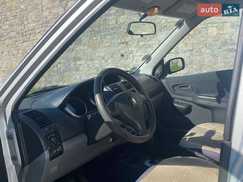 Хетчбек Suzuki Ignis 2004 в Кам'янець-Подільському
