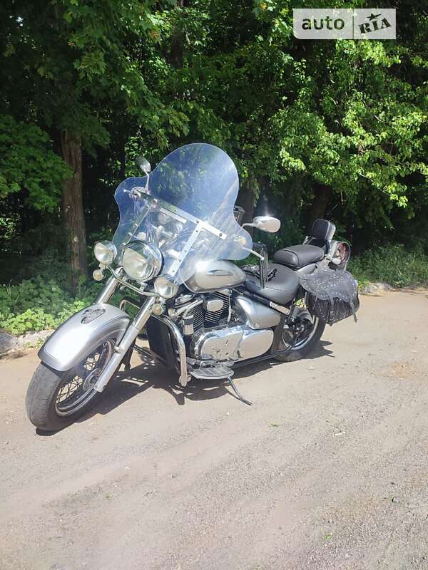Suzuki Intruder 400 2004