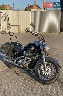 Мотоцикл Классік Suzuki Intruder 400 2001 в 