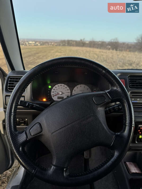 Внедорожник / Кроссовер Suzuki Jimny 2004 в Болехове