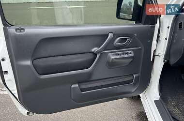 Внедорожник / Кроссовер Suzuki Jimny 2010 в 