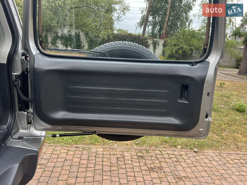 Внедорожник / Кроссовер Suzuki Jimny 2015 в Киеве фото 28 Внедорожник / Кроссовер Suzuki Jimny 2015 в Киеве