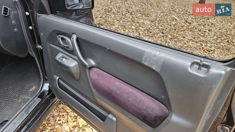 Позашляховик / Кросовер Suzuki Jimny 2006 в Запоріжжі фото 20 Позашляховик / Кросовер Suzuki Jimny 2006 в Запоріжжі