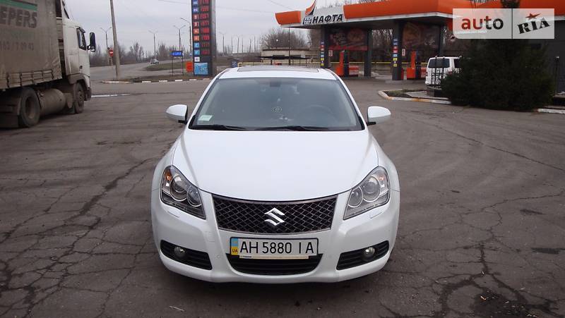 Седан Suzuki Kizashi 2011 в Мирнограде