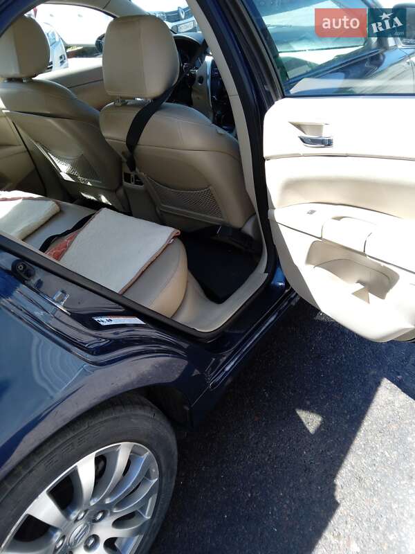 Седан Suzuki Kizashi 2010 в Тернополе