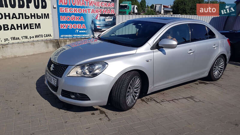 Седан Suzuki Kizashi 2011 в 