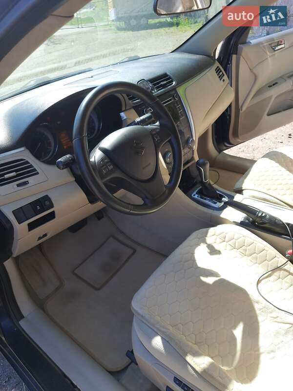 Седан Suzuki Kizashi 2012 в Києві