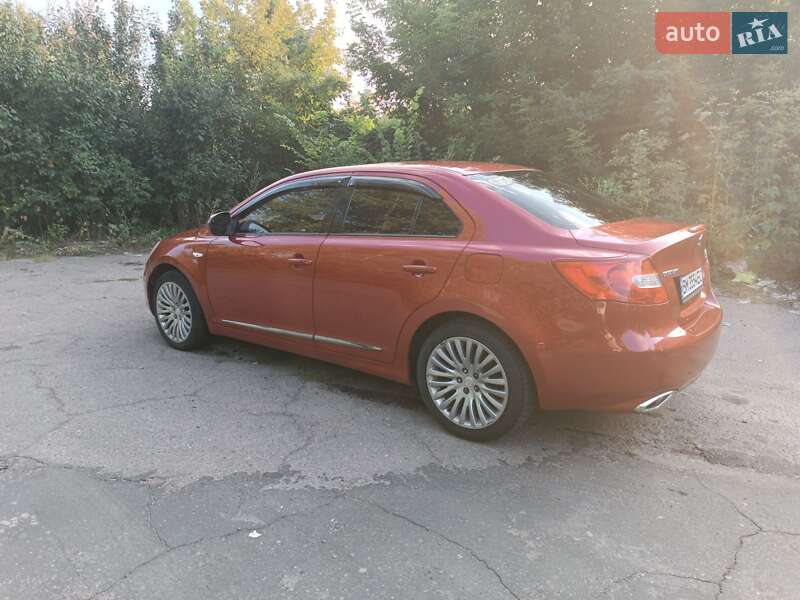 Седан Suzuki Kizashi 2012 в Конотопі фото 4 Седан Suzuki Kizashi 2012 в Конотопі