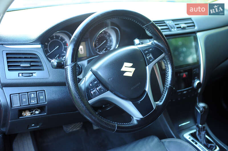 Седан Suzuki Kizashi 2010 в Рівному