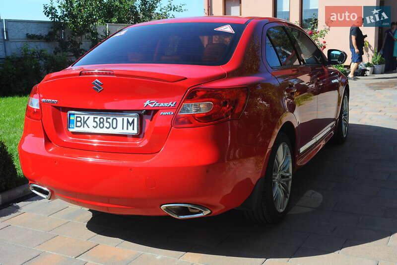 Седан Suzuki Kizashi 2010 в Рівному
