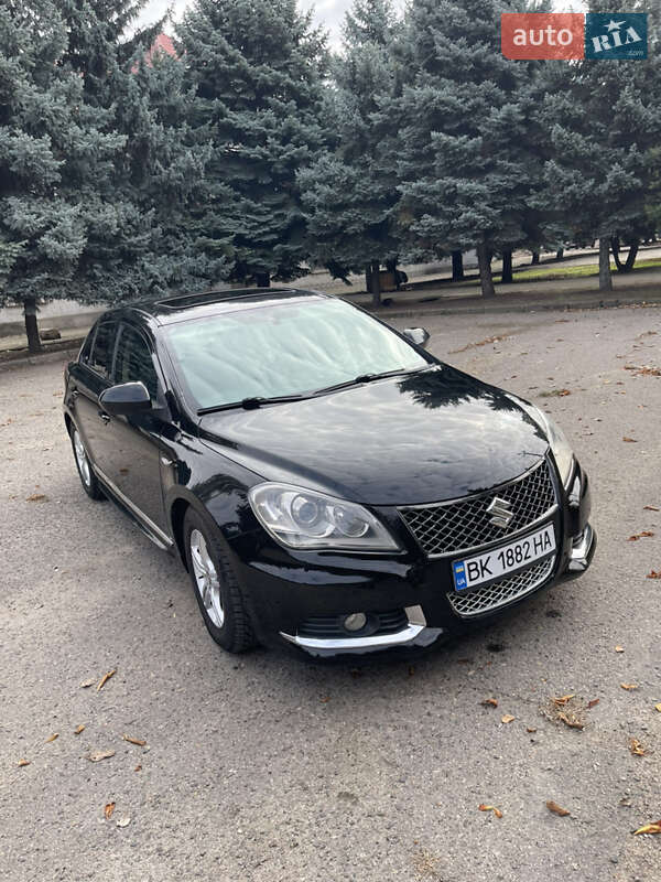 Седан Suzuki Kizashi 2010 в Вознесенске фото 5 Седан Suzuki Kizashi 2010 в Вознесенске