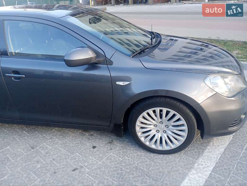 Седан Suzuki Kizashi 2011 в Ужгороде фото 2 Седан Suzuki Kizashi 2011 в Ужгороде