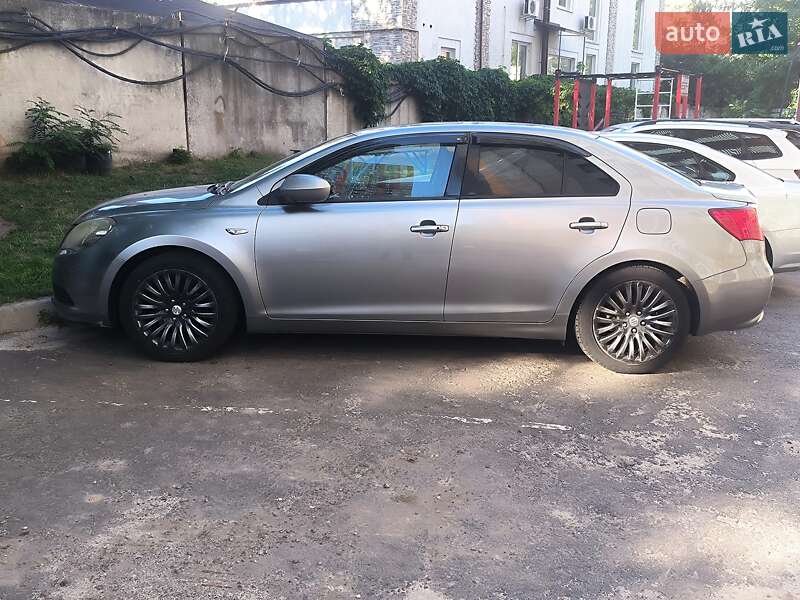 Седан Suzuki Kizashi 2011 в Киеве фото 2 Седан Suzuki Kizashi 2011 в Киеве