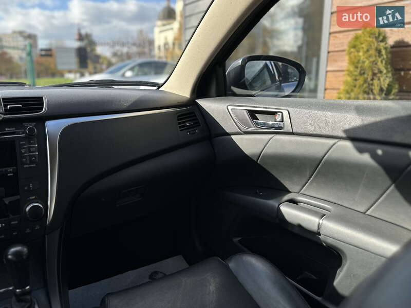 Седан Suzuki Kizashi 2010 в Шептицькому