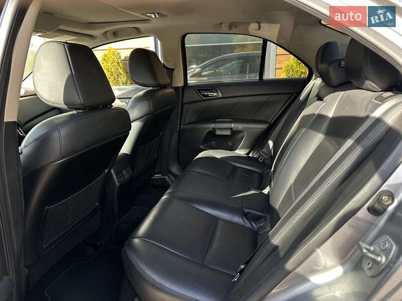 Седан Suzuki Kizashi 2010 в Шептицькому