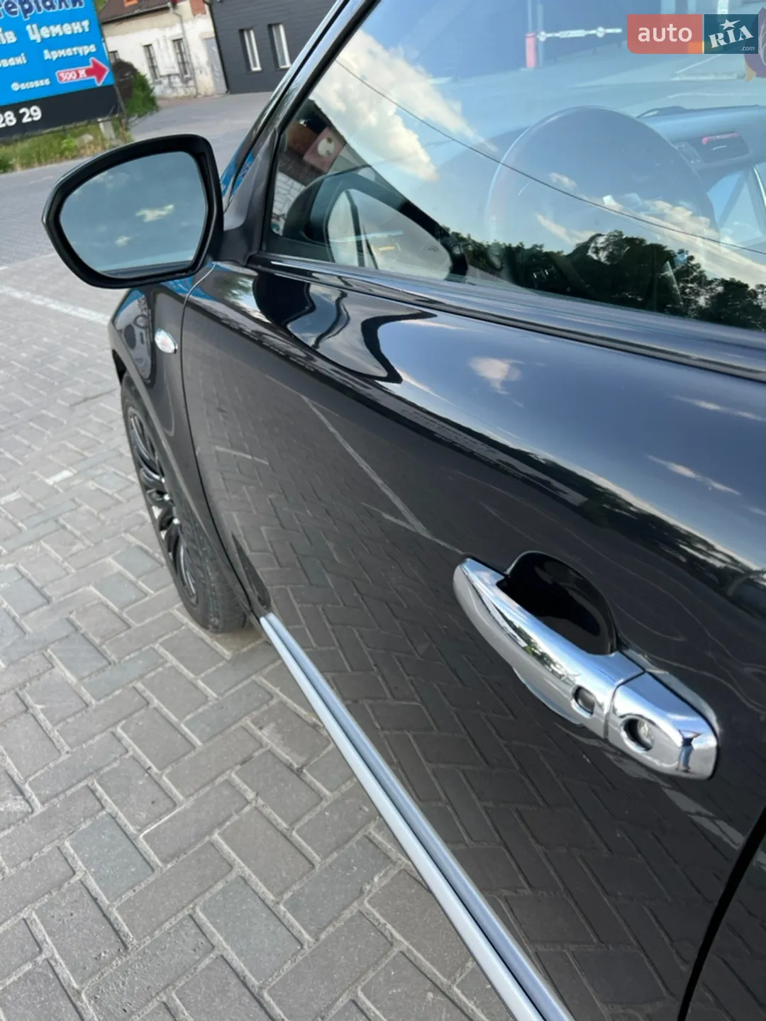 2012 Suzuki Kizashi - мініатюра 23