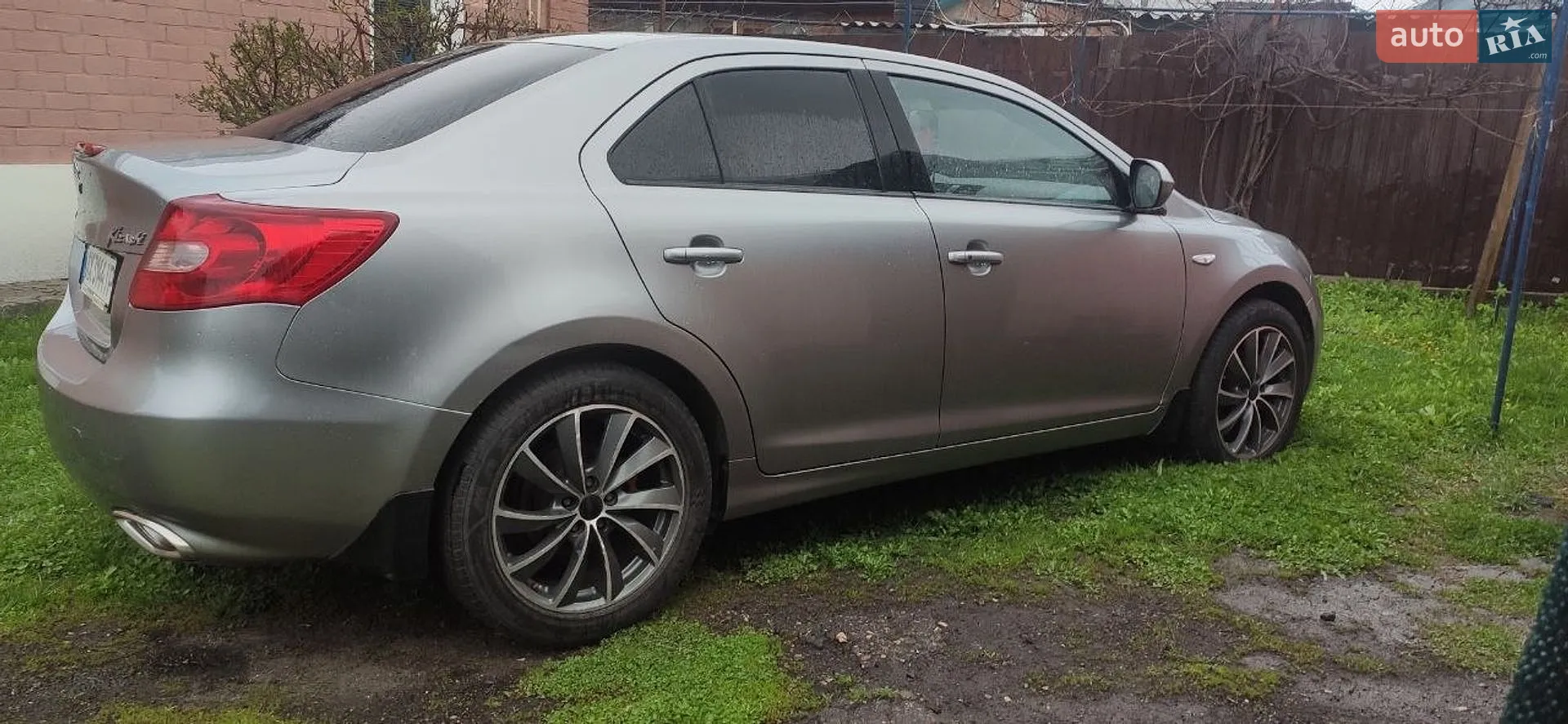2011 Suzuki Kizashi - мініатюра 10