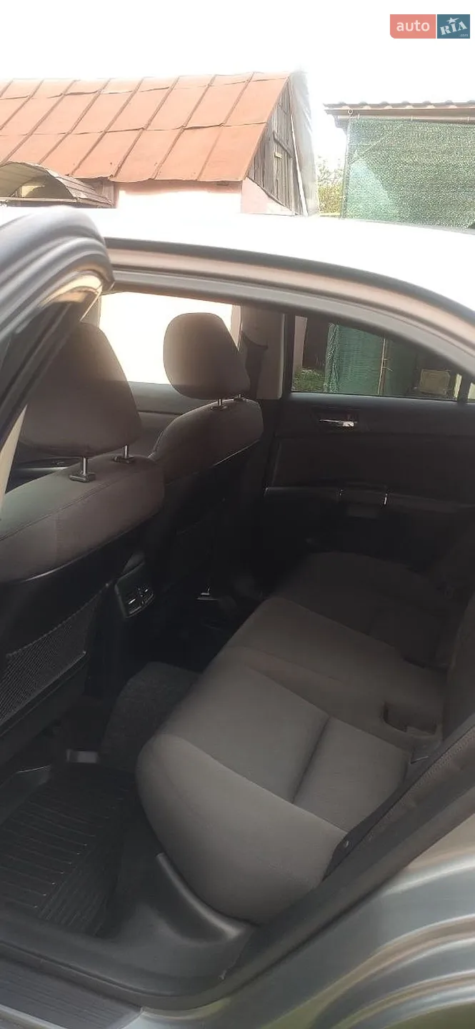 2011 Suzuki Kizashi - мініатюра 28
