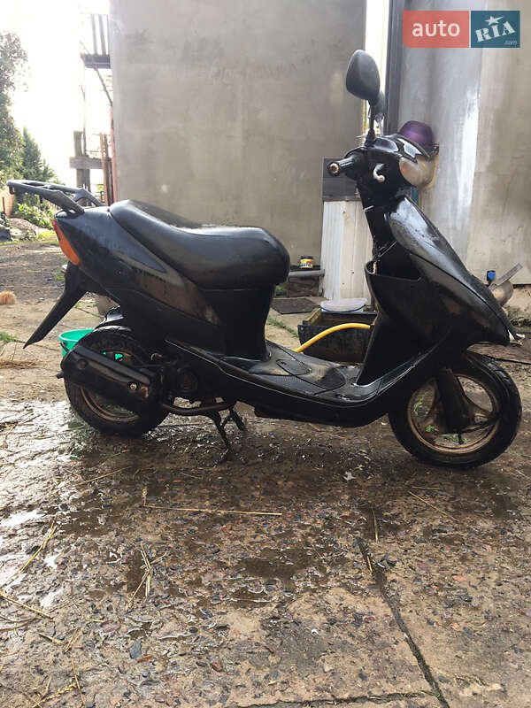 Скутер Suzuki Lets 2 2002 в Дубровице