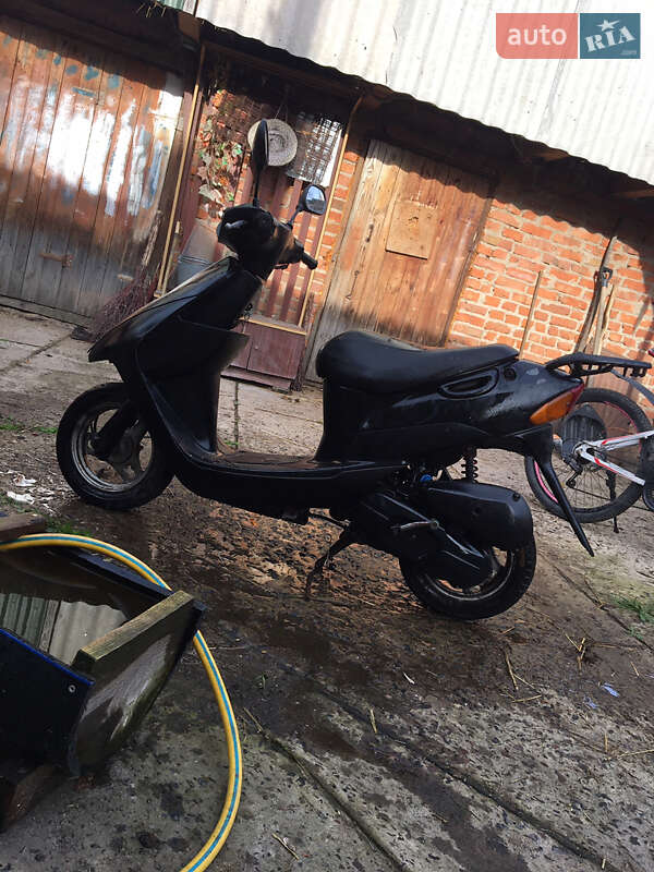 Скутер Suzuki Lets 2 2002 в Дубровице