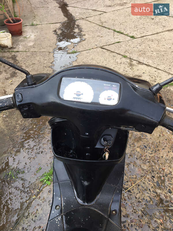 Скутер Suzuki Lets 2 2002 в Дубровице