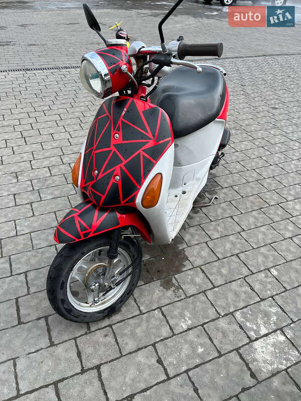 Suzuki Lets 4 2012
