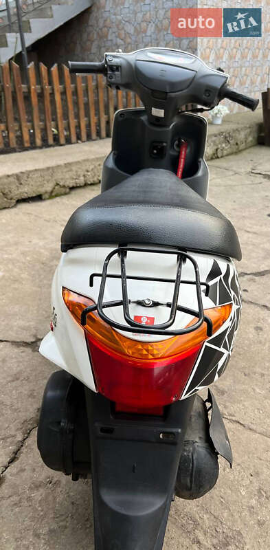 Мопеди Suzuki Lets 5 2012 в Бурштині