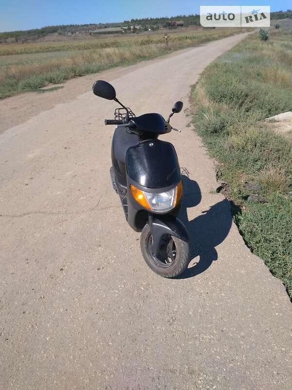 Скутер Suzuki Lets 2010 в Арцизе