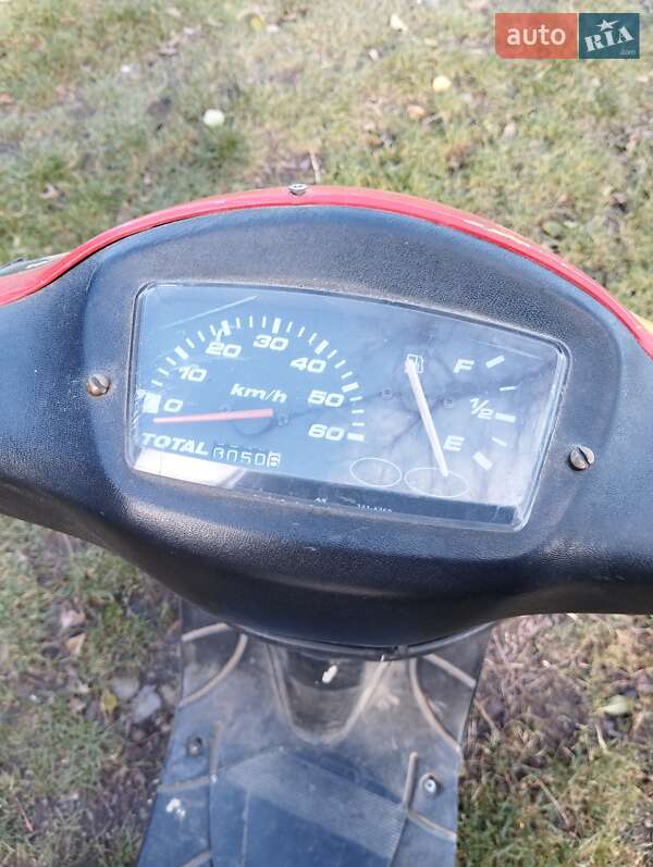 Скутер Suzuki Lets 2011 в Чернівцях