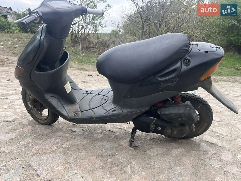 Скутер Suzuki Lets 2011 в Никополе