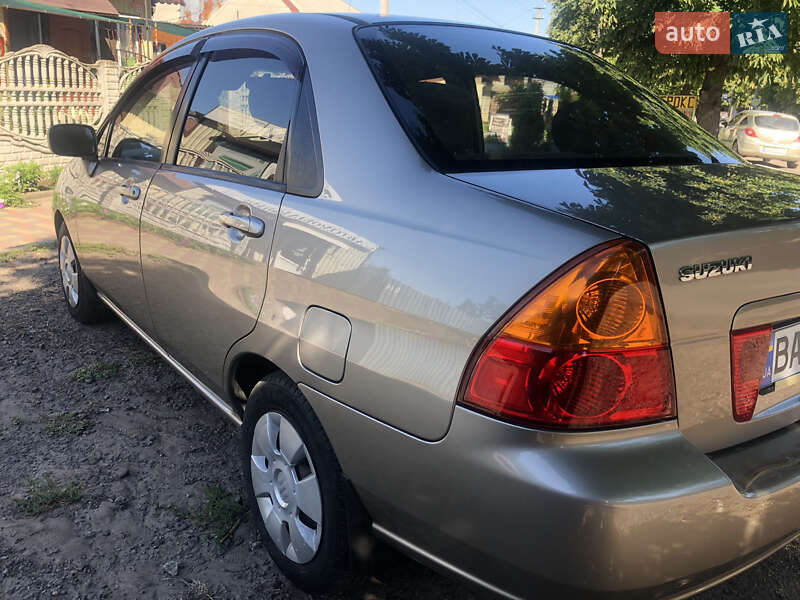 Седан Suzuki Liana 2003 в Новоукраинке