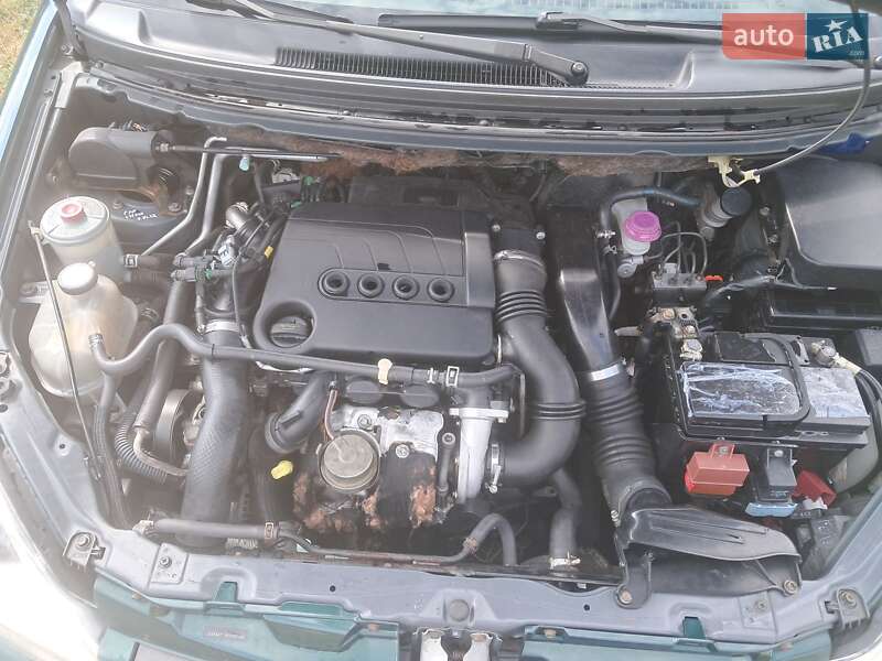 Седан Suzuki Liana 2004 в Ковелі