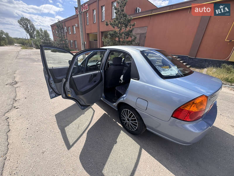 Седан Suzuki Liana 2003 в Тульчине
