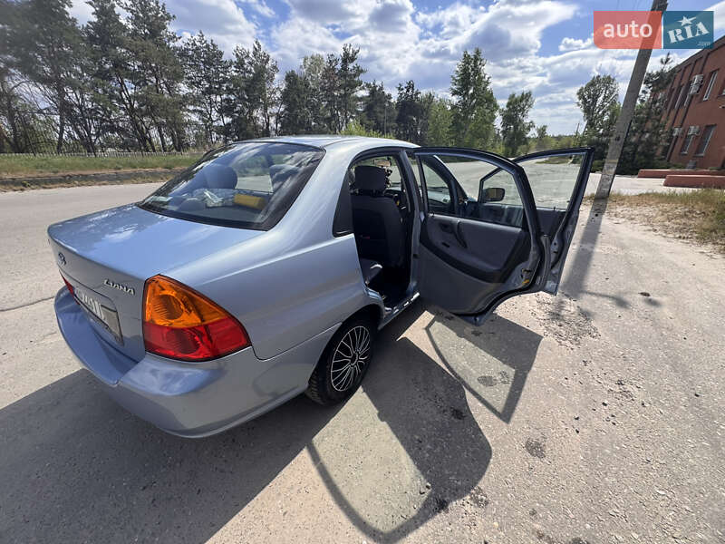 Седан Suzuki Liana 2003 в Тульчине