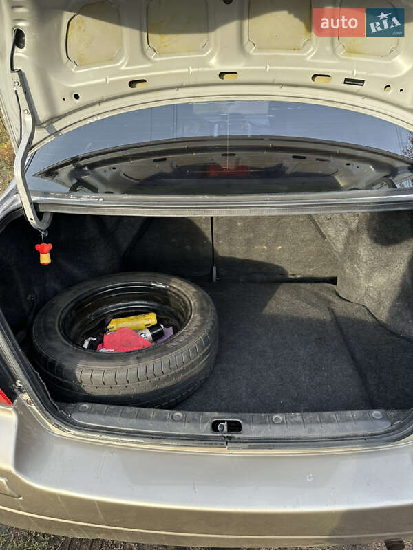 Седан Suzuki Liana 2007 в Чернигове